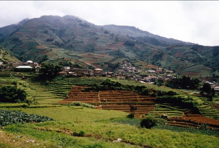 Dataran Tinggi di Indonesia: Keindahan Alam, Ciri, dan Potensi Wisatanya